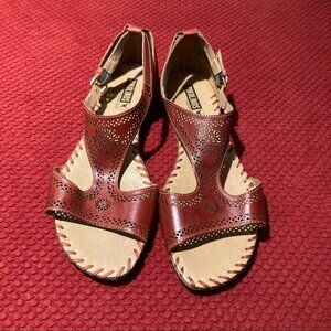 PIKOLINOS Sz 9 Leather Flat Laser  Cut Out Strap Sandals Sz 40 (EU) or 9 US